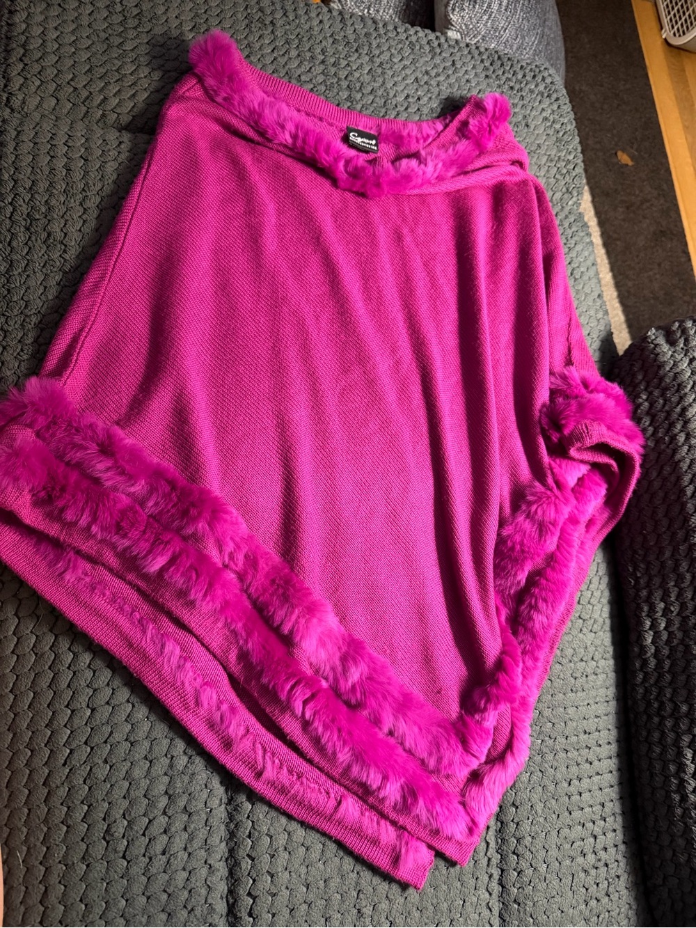 Women’s Fuchsia rabbit Fur Trim jacket